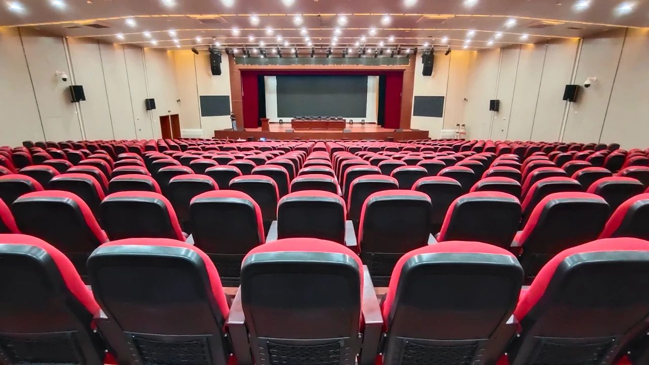 ̫���ɾۻ�����ϵͳ���̲�ƷЧ����������ĳѧУ��